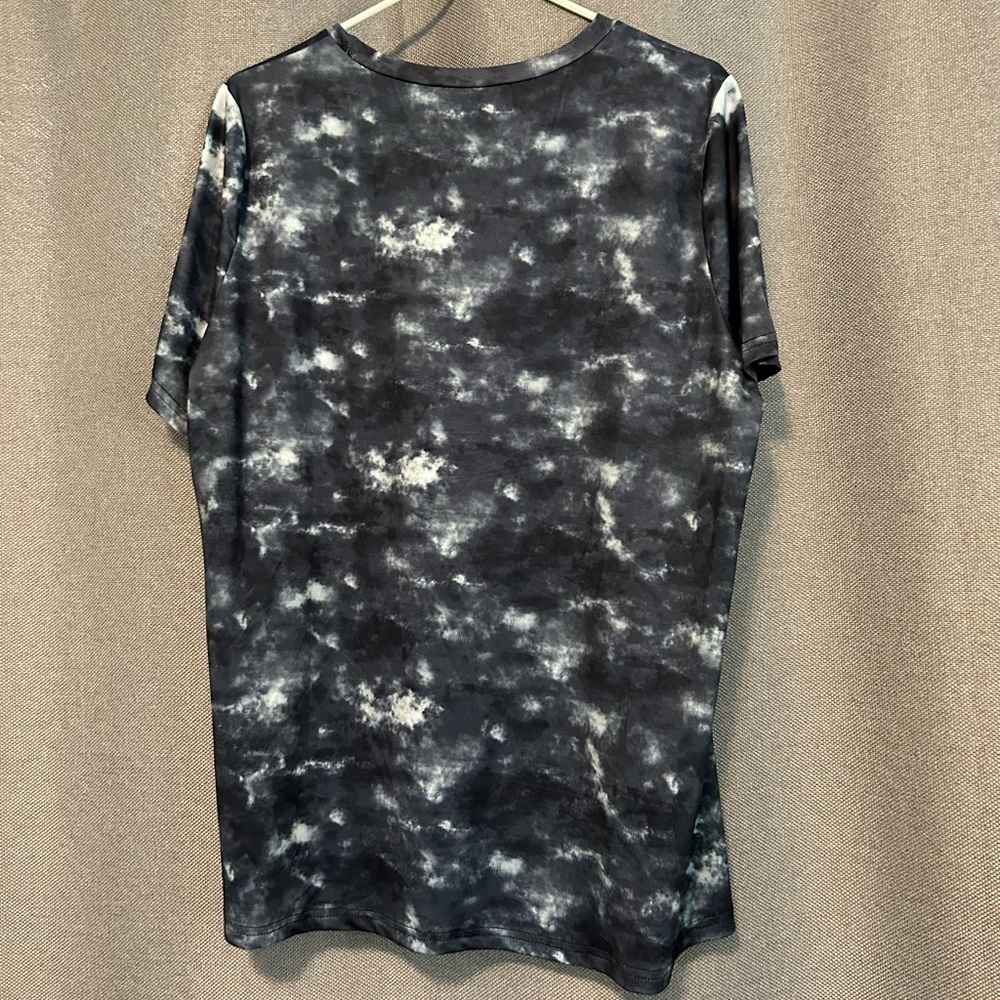 Shirt - Picture 2 of 4